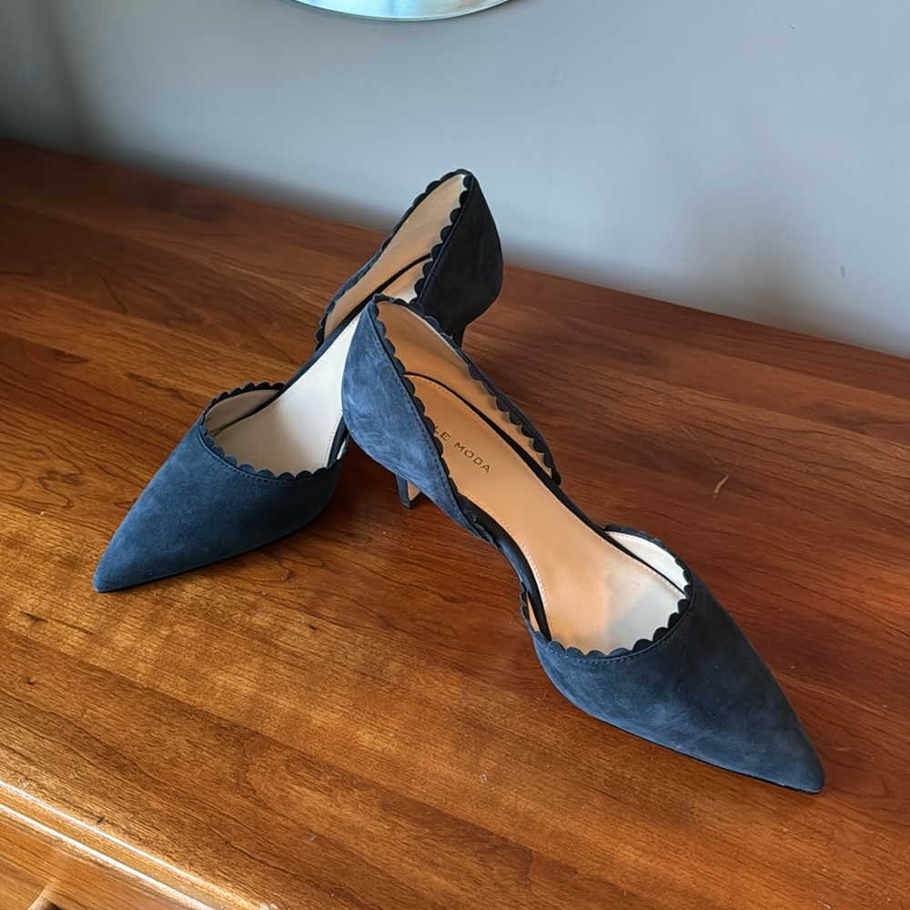 Navy Suede never worn heels, size 9, approx 2inch heels
